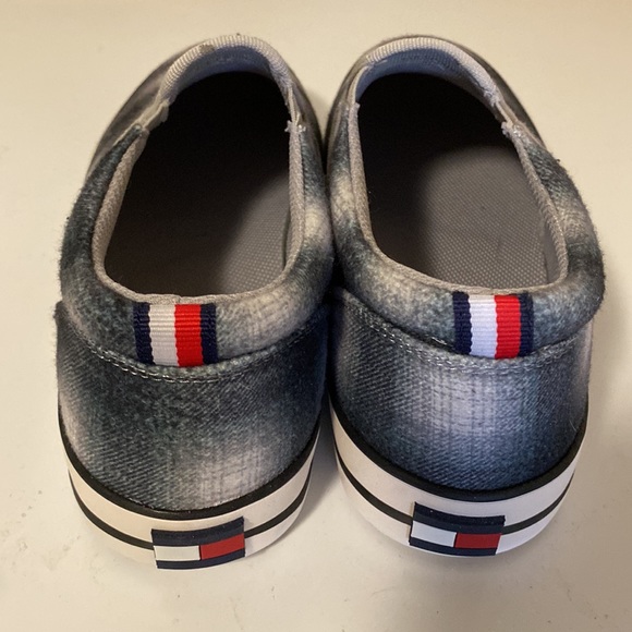 Tommy Hilfiger Shoes size 10 - Picture 2 of 4